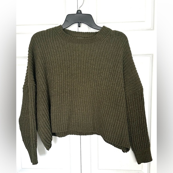 Poof Apparel Olive Chenille Cropped Long Sleeve Sweater-Size Medium - Picture 1 of 9